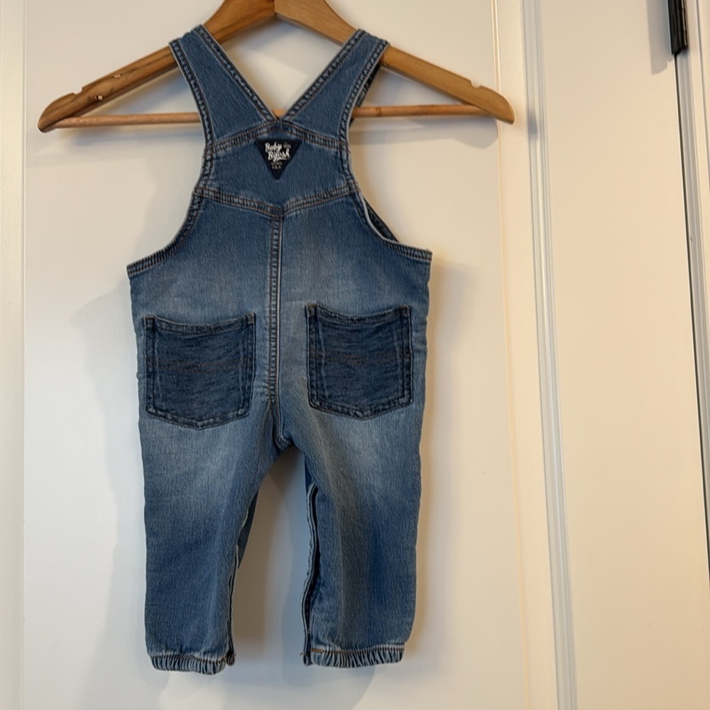baby Oshkosh b'gosh overalls - boys or girls size 9 months pocket details - Picture 6 of 10